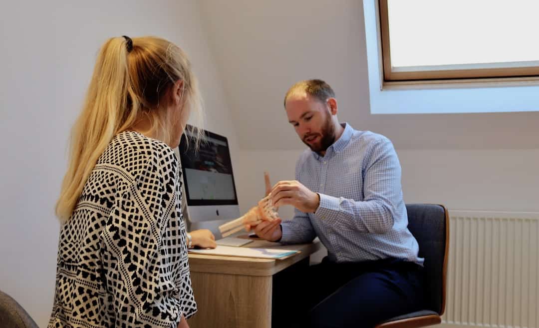 Best Insoles For Shin Splints in 2023 by Foot and Knee Experts