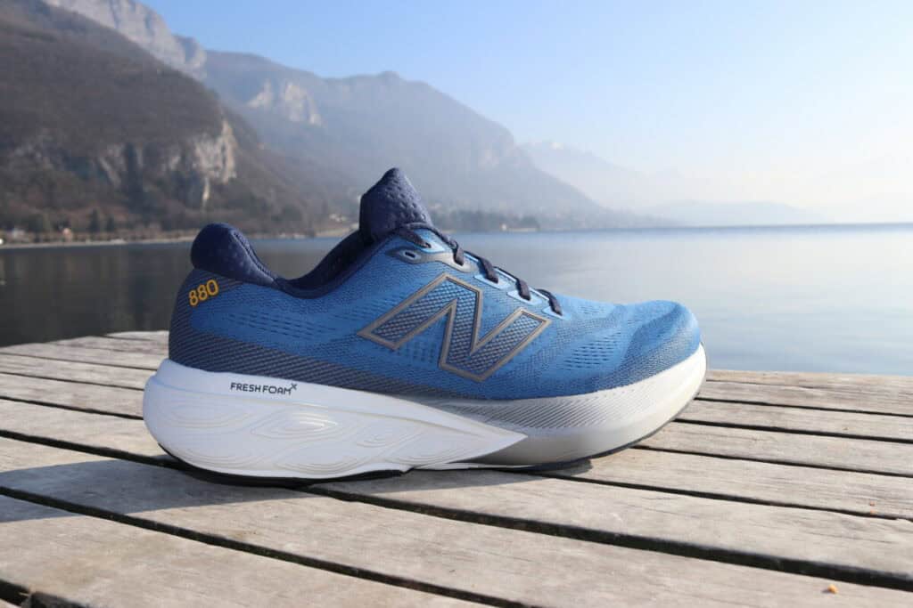 Photo of the New Balance 880 V15